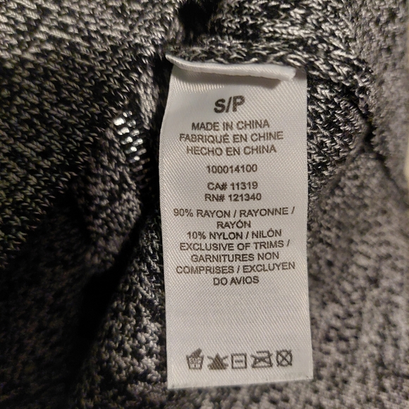 Gray Knit Crop Top with zipper (part of set) - Picture 4 of 4